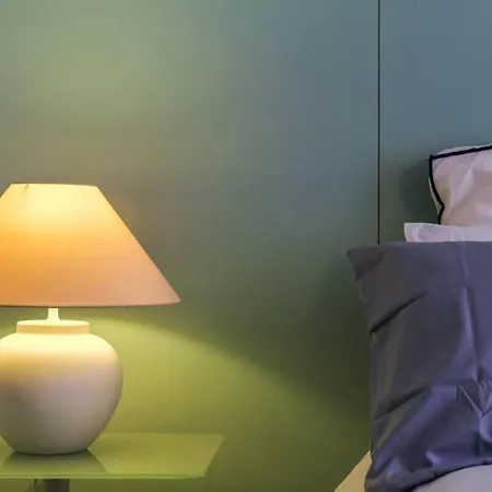 Center Apartment, Place Masséna *