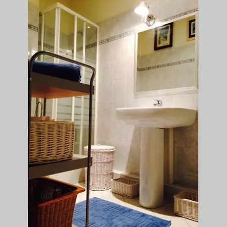 아파트 Center Apartment, Place Massena